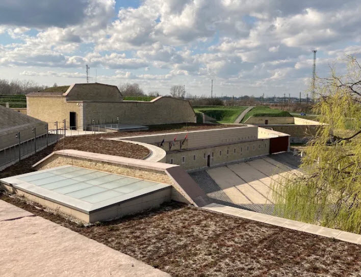 Fort Csillag, Hungary